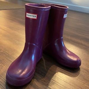 Like new kids hunter rain boot